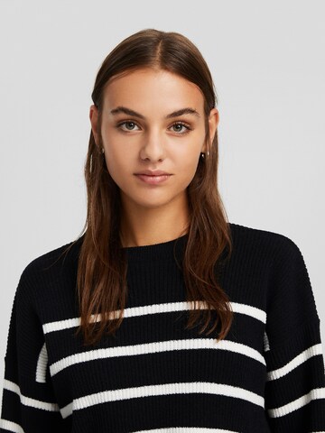 Bershka Pullover in Schwarz