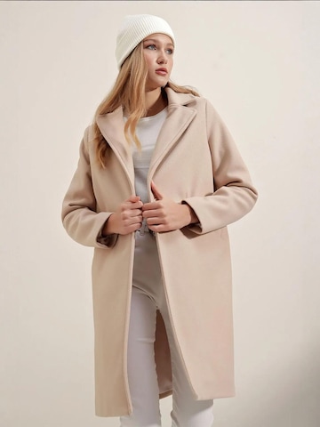 Manteau d’hiver Bigdart en beige : devant