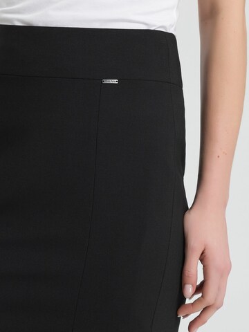 MARC AUREL Skirt in Black