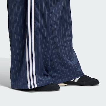 ADIDAS ORIGINALSWide Leg/ Široke nogavice Hlače - plava boja