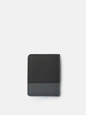 Pull&Bear Wallet in Black