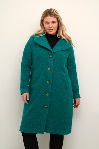 KAFFE CURVE Between-Seasons Coat 'Anni' in Green: front