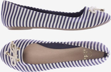 AKIRA Flats & Loafers in 38 in Blue: front