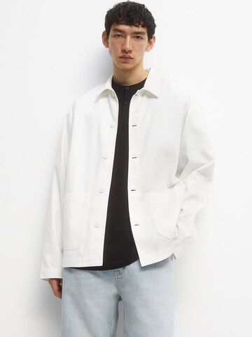 Veste mi-saison Pull&Bear en blanc : devant