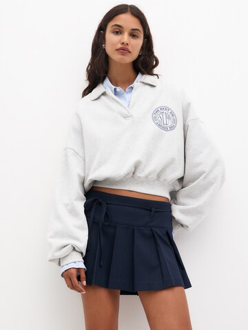 Pull&Bear Sweatshirt in Grey: front