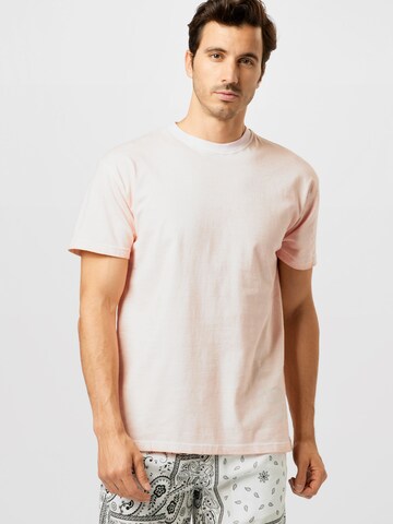 Mennace Shirt 'ON THE RUN' in Pink: front