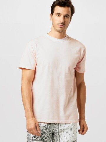 Mennace Shirt 'ON THE RUN' in Pink: predná strana