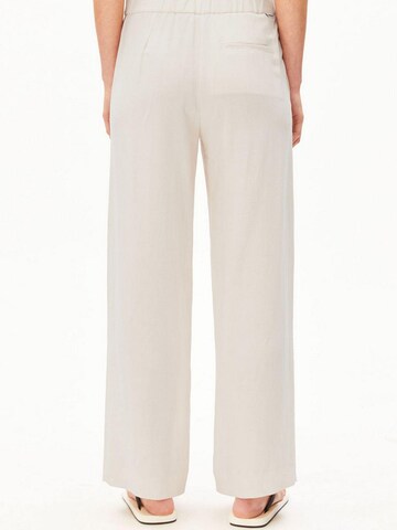 ARMEDANGELS Regular Pants in White