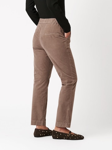 TONI Regular Hose in Braun