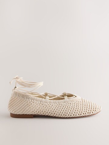 Next Ballerina värissä beige