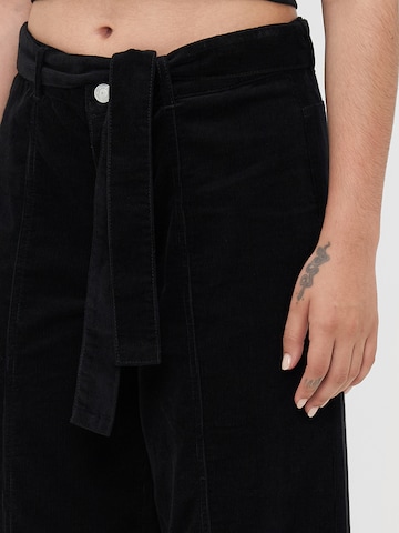 Only Petite Wide leg Pants 'ONLMADISON-NESSA' in Black