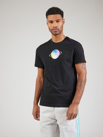 Maglietta 'COSMIC YTH 2' di Nike Sportswear in nero: frontale