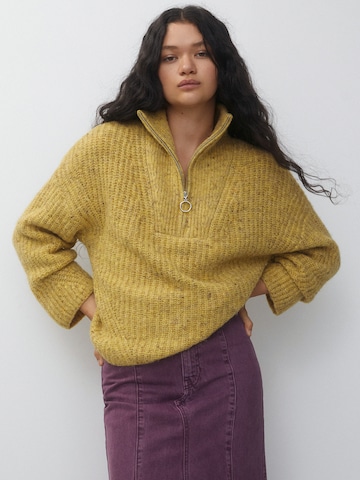 Pull&Bear Oversized Sweater in Yellow: front