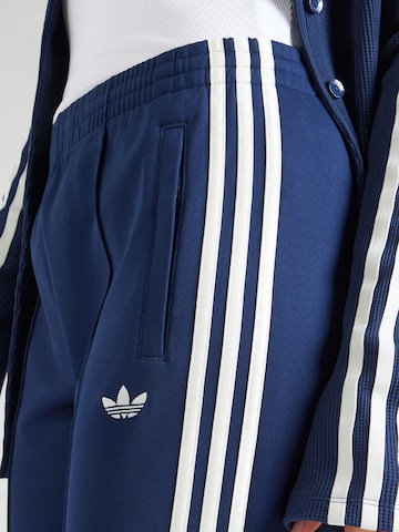 mėlyna ADIDAS ORIGINALS Prigludęs Kelnės 'Classic'