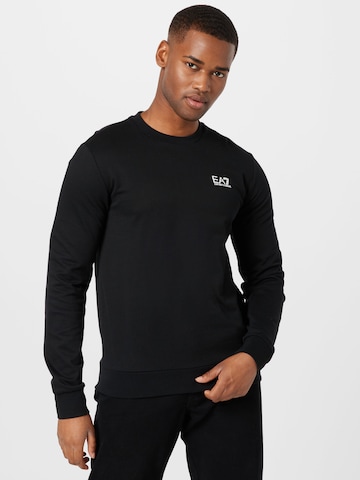 EA7 Emporio Armani Sweatshirt in Zwart: voorkant