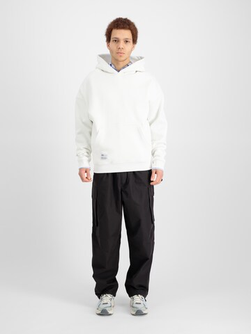 ALPHA INDUSTRIES - Sudadera 'Logo BP Hoody' en blanco