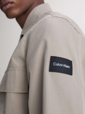 Veste mi-saison Calvin Klein en gris