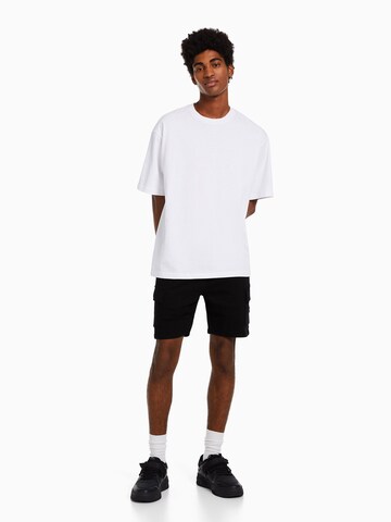 Bershka Regular Shorts in Schwarz