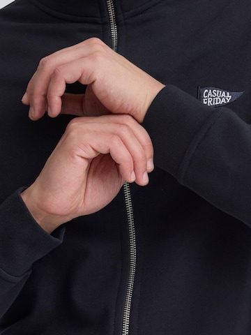 Casual Friday - Casaco em moletão ' CFGislev ' em azul