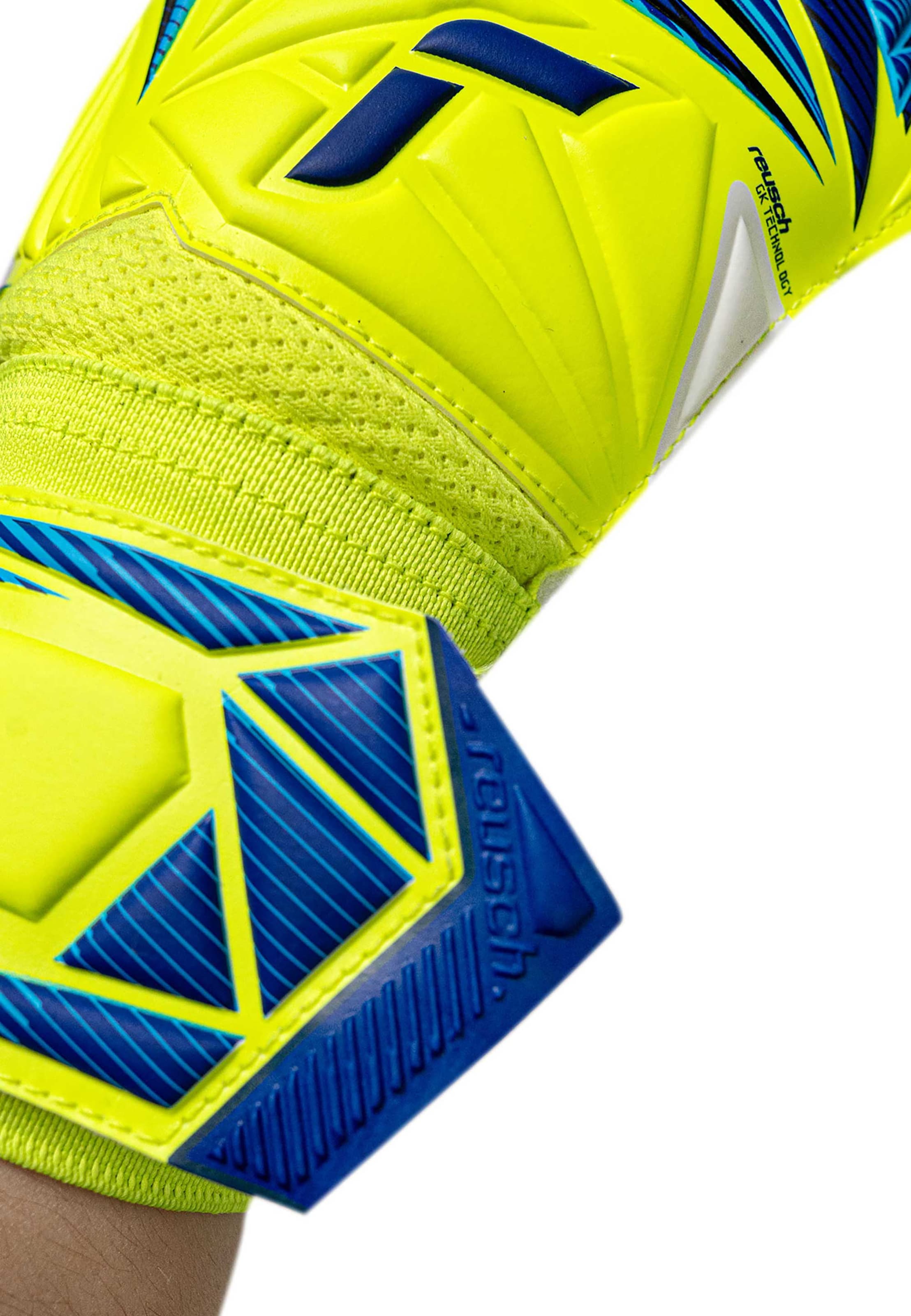 REUSCH Sports gloves 'Attrakt Solid' in Yellow