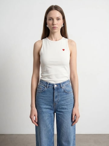 Dilvin Blouse in White: front