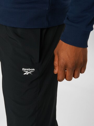 Reebok Loosefit Sporthose in Schwarz