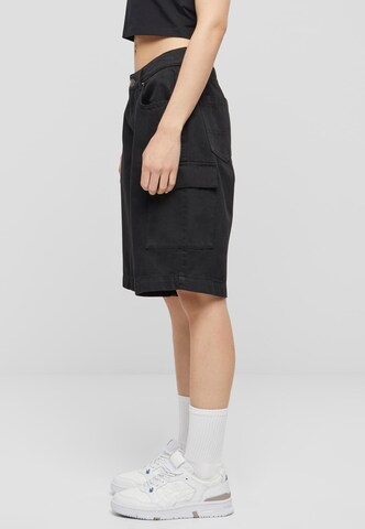 Urban Classics Loosefit Shorts in Schwarz