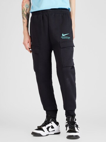 Effilé Pantalon cargo Nike Sportswear en noir : devant