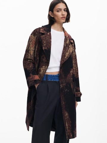 Cappotto invernale 'by Mr. Christian Lacroix' di Desigual in marrone: frontale
