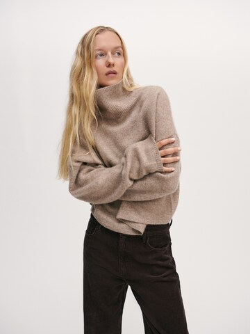 ABOUT YOU x Marie von Behrens Pullover 'Freya' in Beige: predná strana