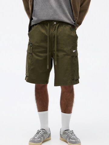 Pull&Bear Loose fit Cargo Pants in Green: front