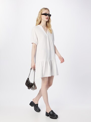 b.young - Vestido 'BERLIN' em branco