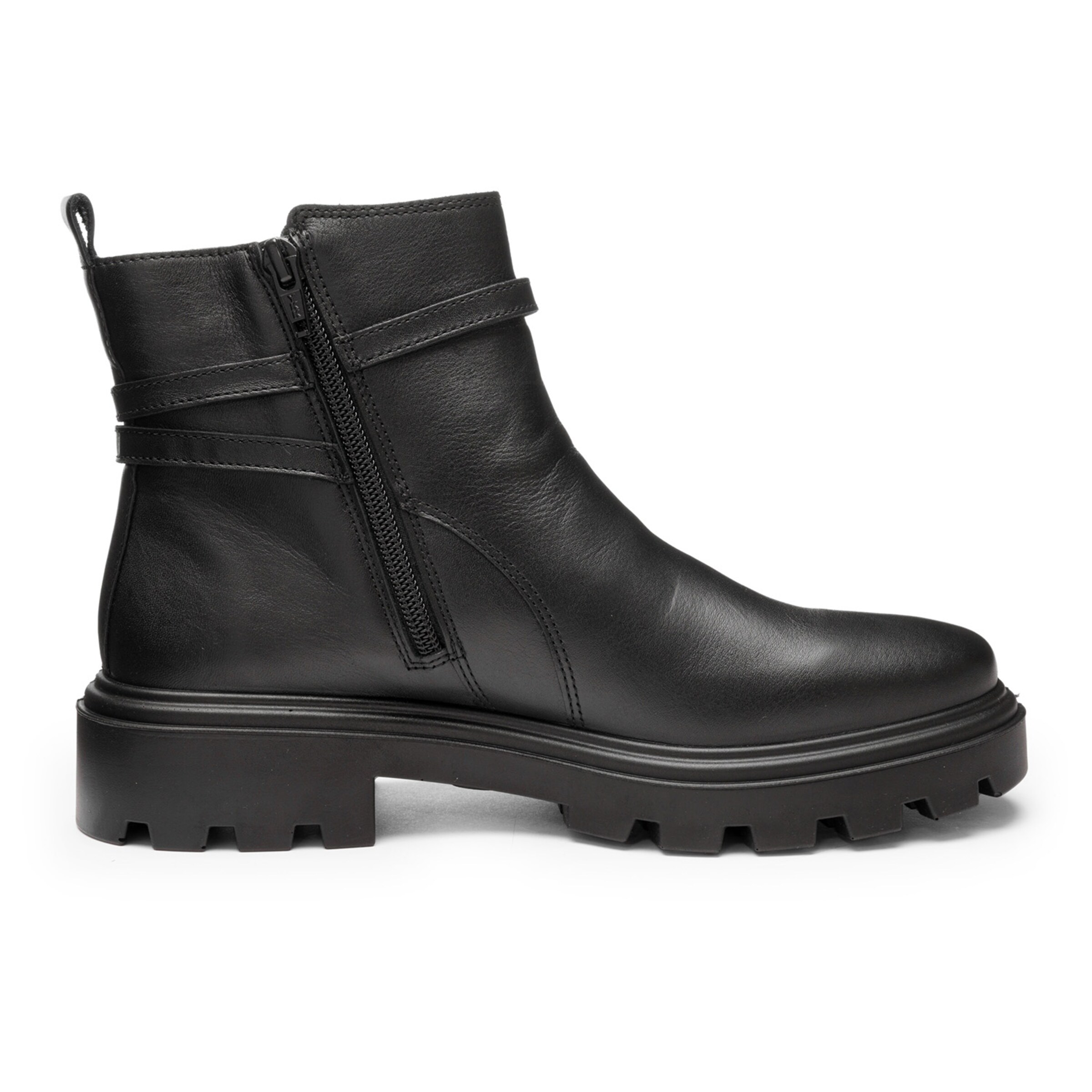 ARA Chelsea Boots in Black