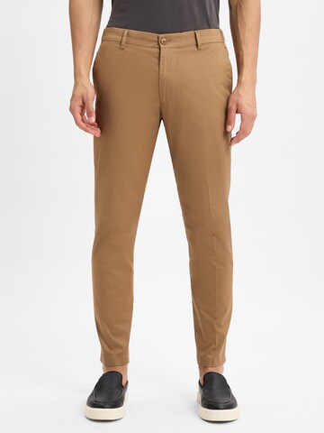 DRYKORN Slimfit Hose  ' Ajend ' in Braun: Vorderseite