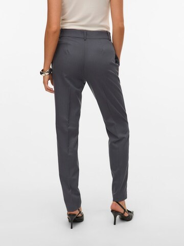 regular Pantaloni con piega frontale 'VMNILA' di VERO MODA in grigio