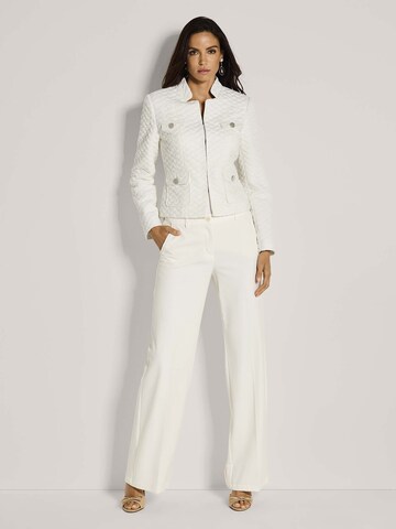 MADELEINE Blazer in Weiß