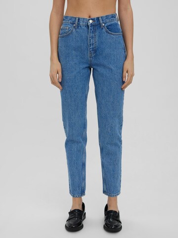 VERO MODA Regular Jeans 'JOANA' in Blauw: voorkant