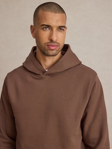 DAN FOX APPAREL Суичър 'Arvid' в кафяво