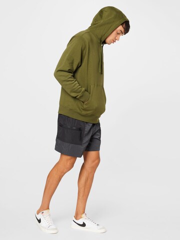 Coupe regular Sweat-shirt 'Club Fleece' Nike Sportswear en vert