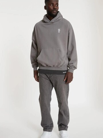 YSPT Studio Sweatshirt 'Adventure' in Grau