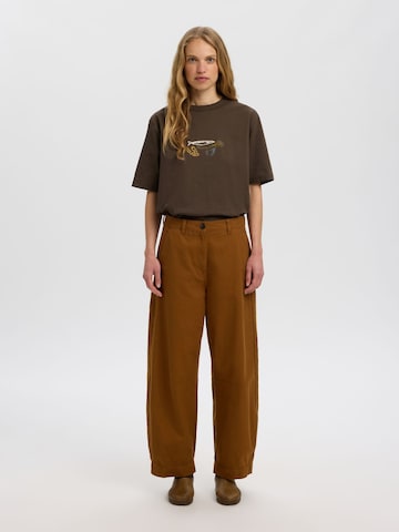 SELECTED - Camiseta en marrón