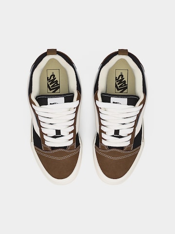 VANS Rövid szárú sportcipők 'Knu Skool' - fekete