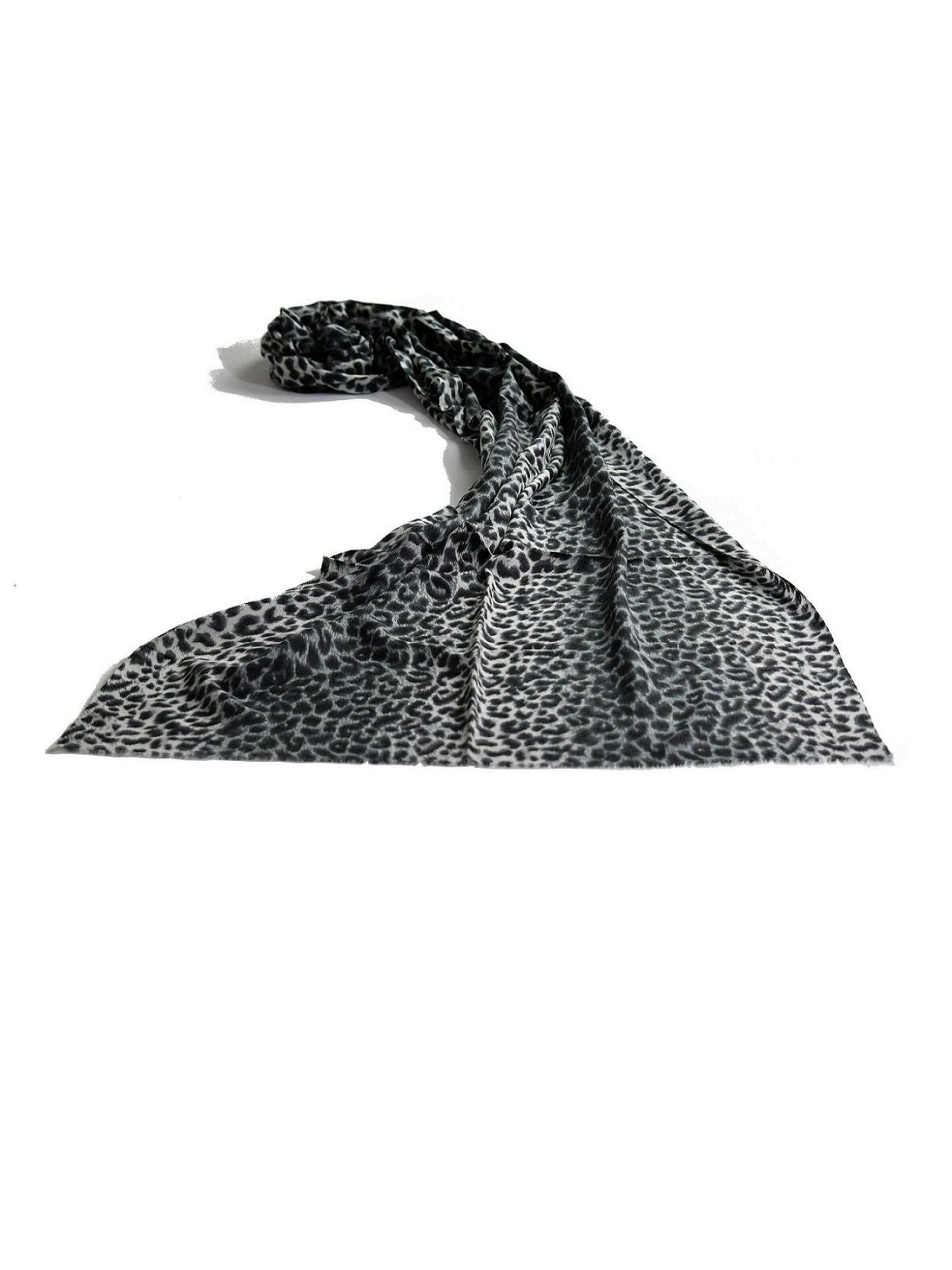 Blue Chilli Chusta 'Leopord Design' w kolorze czarny