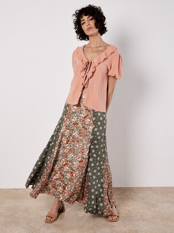 Apricot Floral Patchwork Print Midi Skirt ' ' in Grün