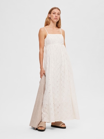 Robe d’été SELECTED FEMME en blanc