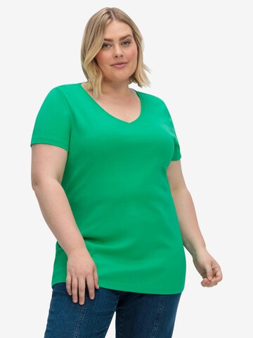 T-shirt SHEEGO en vert : devant