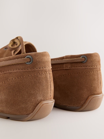 Chaussure à lacets Next en marron