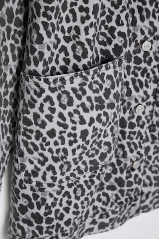Trendyol Curve - Chaqueta de entretiempo en gris