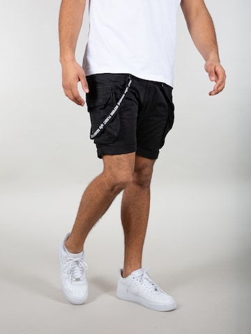 ALPHA INDUSTRIES Tapered Shorts in Schwarz