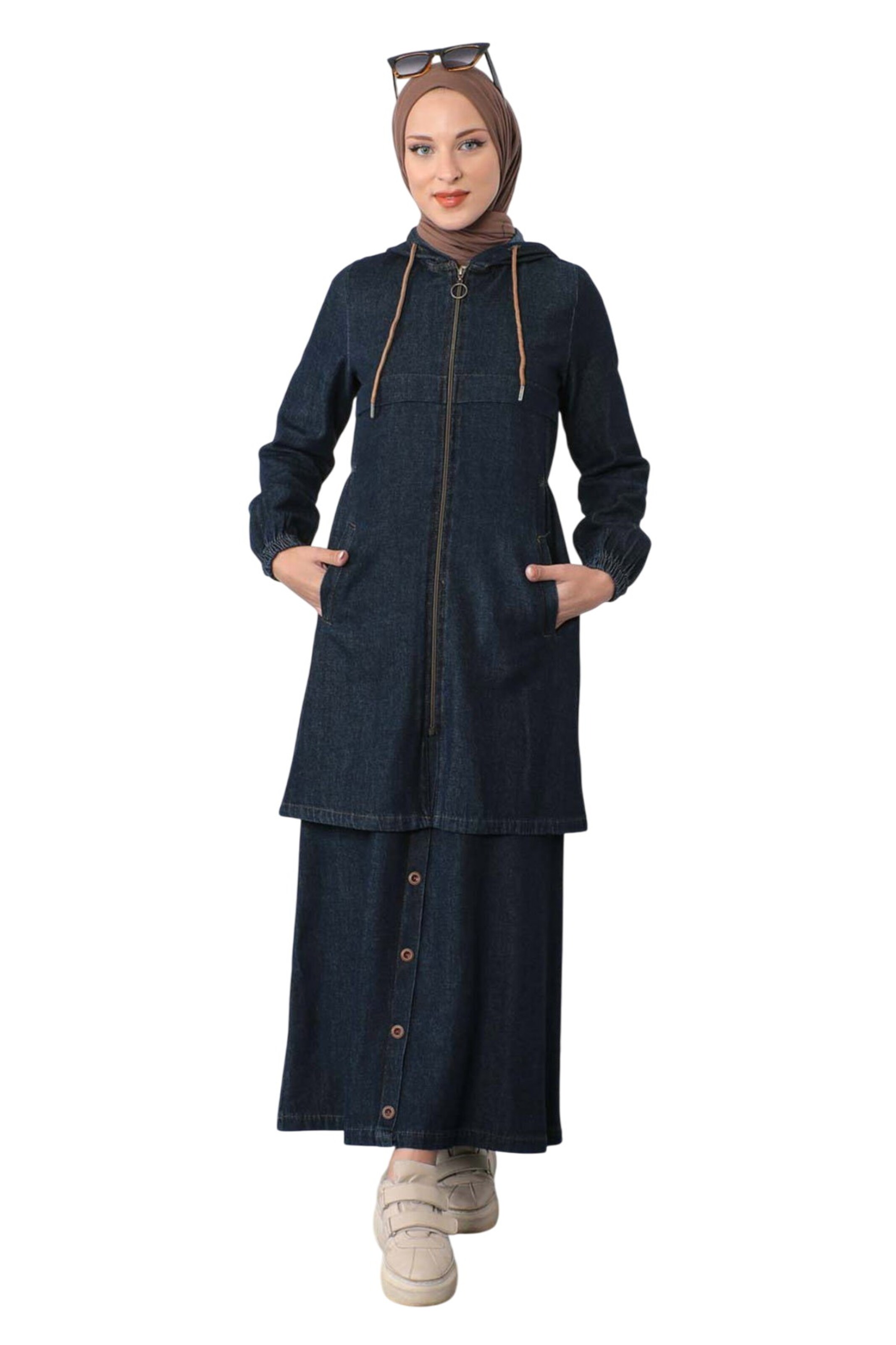MODAMIHRAM Suit in Blue: front